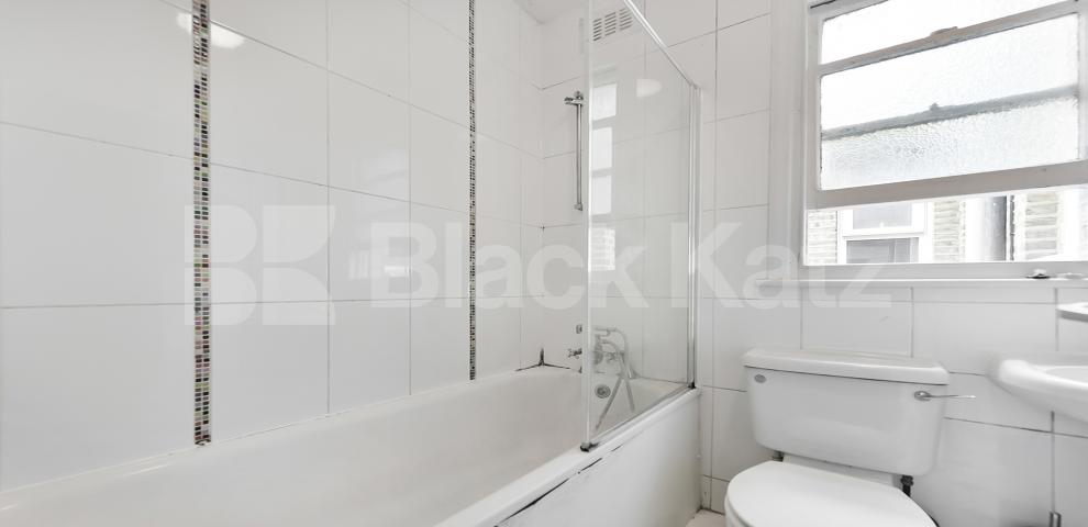 			LET , 5 Bedroom, 2 bath, 1 reception House			 Searles Road, Borough